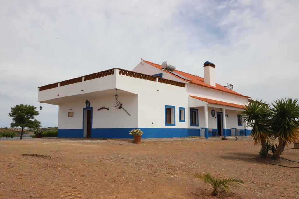 Monte dos Av&oacute;s